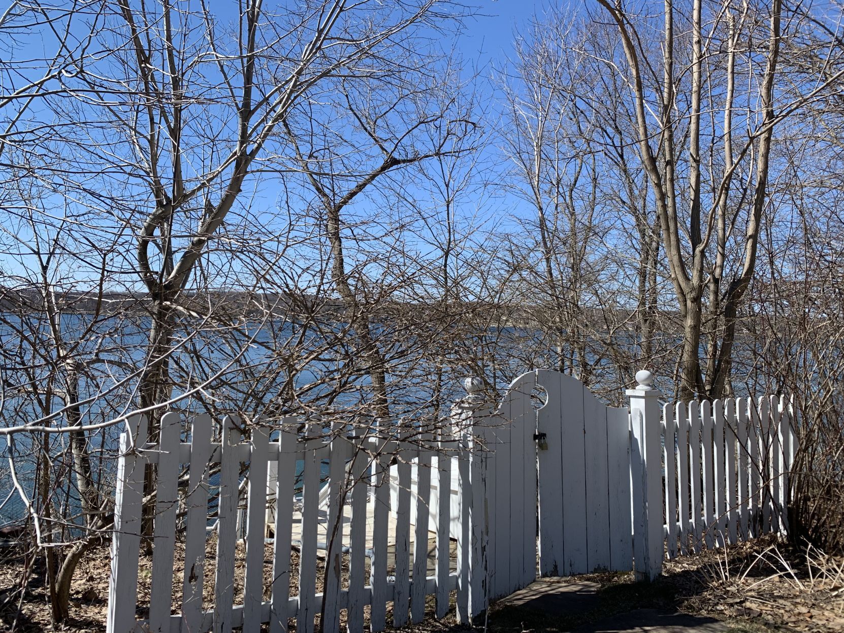 Picket fence